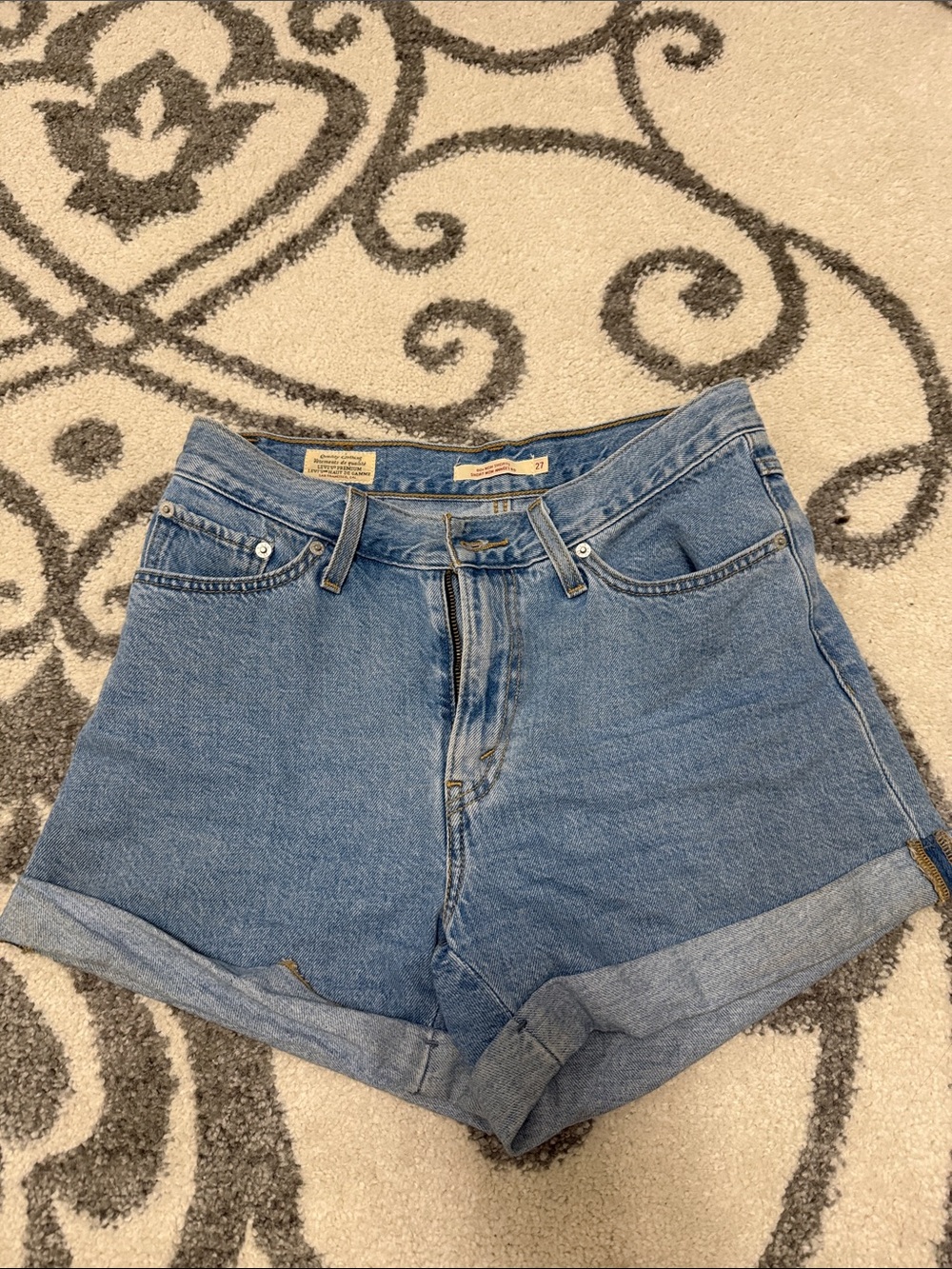 Levi's 80s Mom Shorts